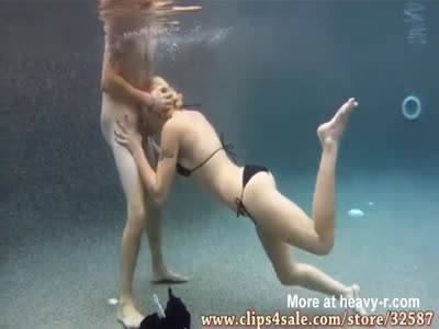 Holly Halston blow job underwater.