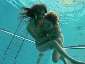 best of Lesbian kissing underwater